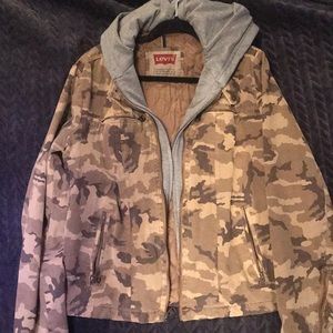 Levi camo hoodi jacket